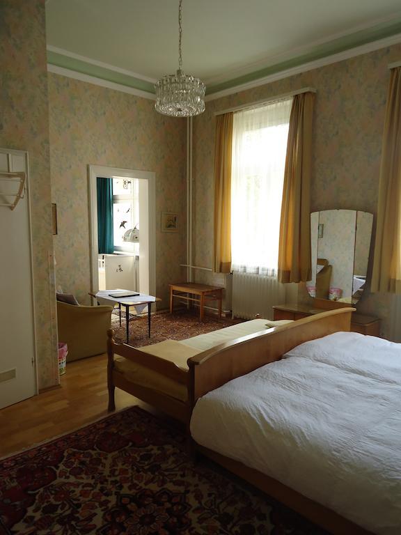 Hotel Tanneck Baden-Baden Rum bild