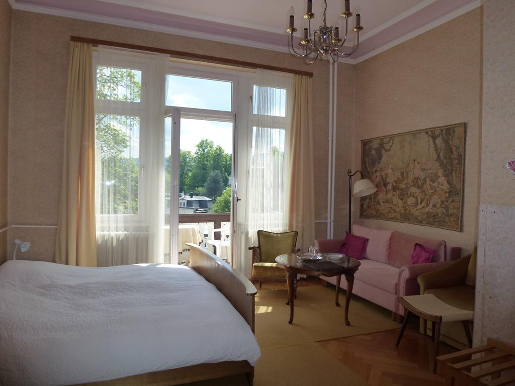 Hotel Tanneck Baden-Baden Exteriör bild